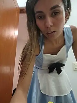 Alicee10 online show from February 10, 5:38 pm