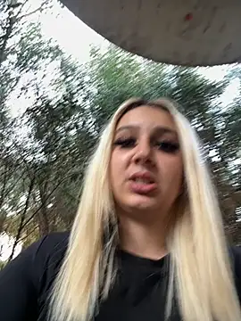 hotamanda01 online show from December 4, 1:02 pm