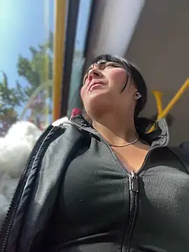 Dulce  Boyd online show from December 14, 1:06 pm