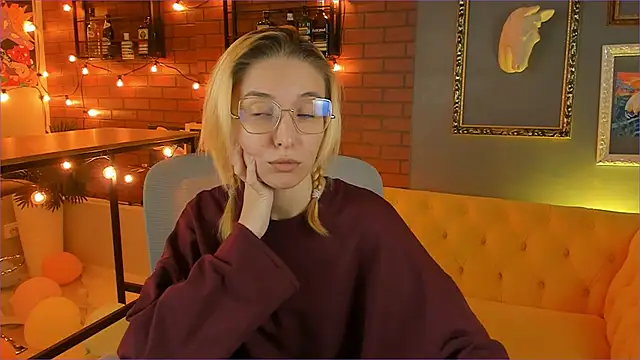 PhilippaAdamas online show from September 26, 11:02 pm