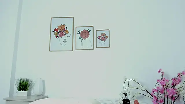 alejandra-cortes online show from October 4, 12:22 pm