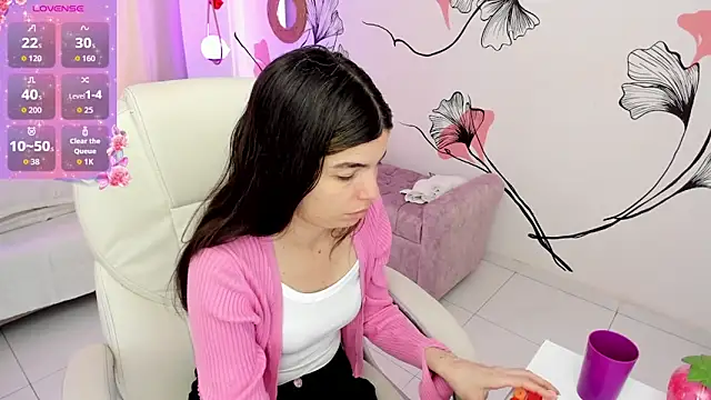 Isabela Fiorelli online show from February 28, 1:21 pm