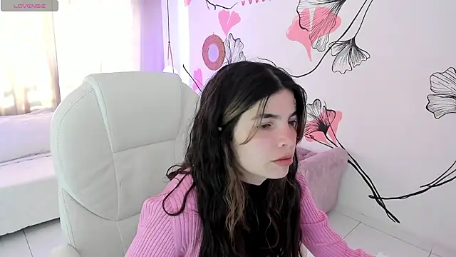 Isabela Fiorelli online show from June 1, 1:35 pm