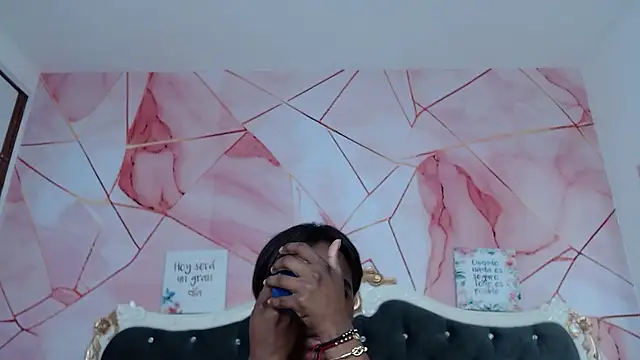 LindaBird online show from January 8, 8:35 pm