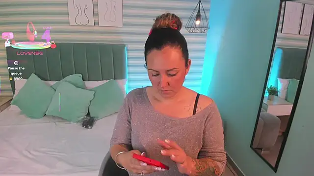 abby apple online show from November 8, 1:49 pm