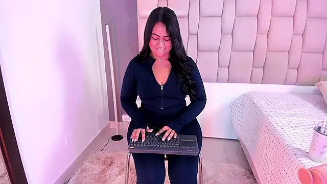 Mia cm online show from February 6, 8:12 pm