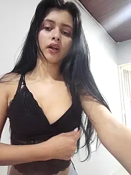 CHLOE ISABELL online show from September 25, 5:01 pm