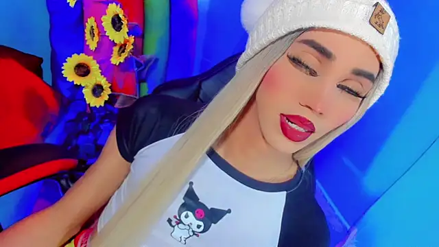 Snapshot of emelly_horny_ chatting on September 13, 7:33 pm emelly horny online show from September 13, 7:33 pm