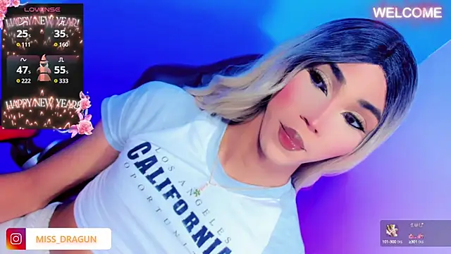 Snapshot of emelly_horny_ chatting on October 11, 7:49 pm emelly horny online show from October 11, 7:49 pm