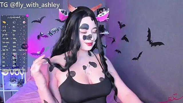 Snapshot of ashley_lovestory chatting on October 18, 7:33 am ashley lovestory online show from October 18, 7:33 am