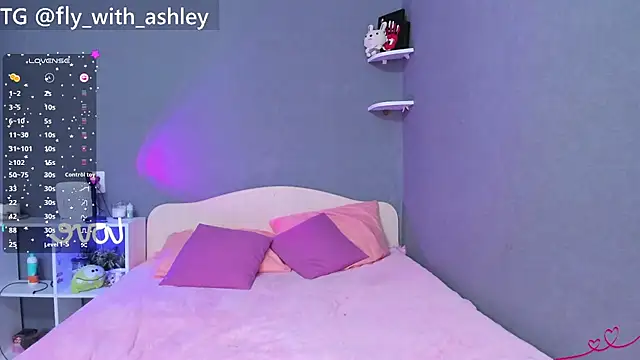 Snapshot of ashley_lovestory chatting on September 20, 7:06 am ashley lovestory online show from September 20, 7:06 am