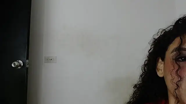 Snapshot of Majo_BigTits chatting on October 11, 4:06 am Majo BigTits online show from October 11, 4:06 am