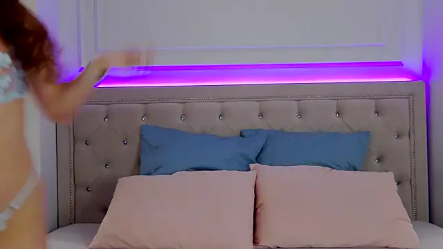 Jackie White  online show from October 4, 3:12 am