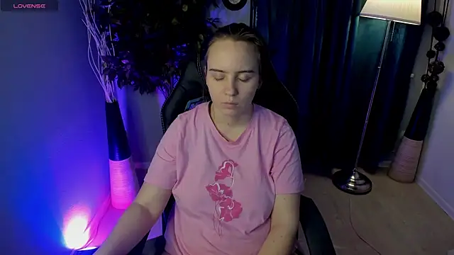 Lika 0ne online show from March 15, 12:18 pm