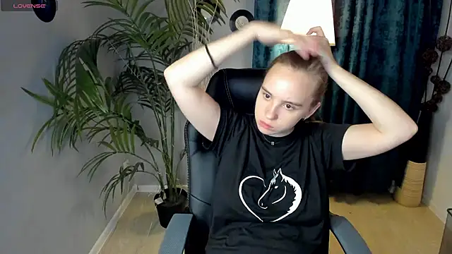 Lika 0ne online show from October 16, 12:30 pm