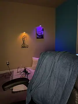 bossyroxy84 online show from November 21, 2:02 am