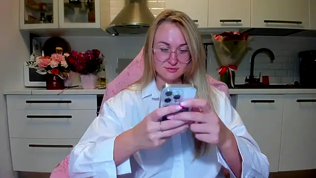 Snapshot of your_Goddess_Eva chatting on September 30, 8:24 pm your Goddess Eva online show from September 30, 8:24 pm