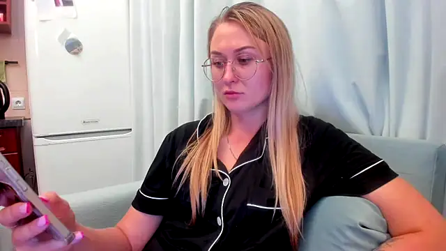 Snapshot of your_Goddess_Eva chatting on October 8, 7:51 pm your Goddess Eva online show from October 8, 7:51 pm