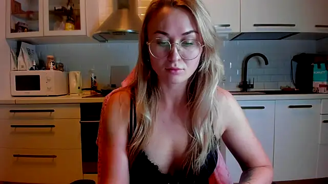 Snapshot of your_Goddess_Eva chatting on October 27, 5:52 pm your Goddess Eva online show from October 27, 5:52 pm