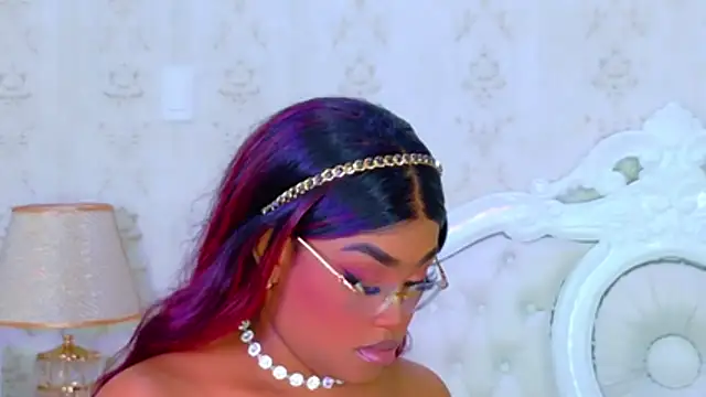 TianahGlow online show from October 29, 1:43 am