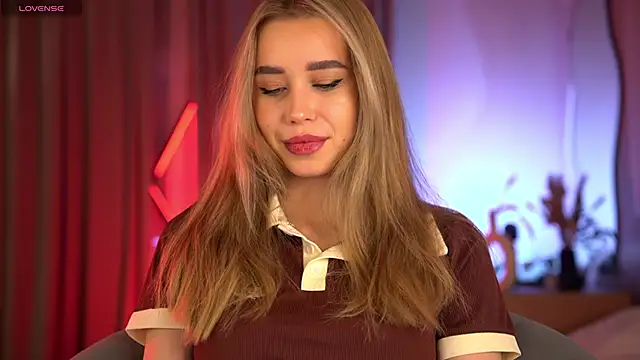  Spring Day  online show from November 22, 8:06 am