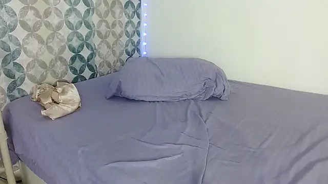 Emilybateee online show from January 16, 4:03 pm