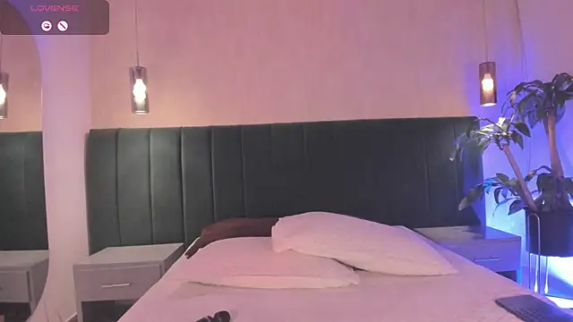 Giselle royy online show from January 15, 8:26 pm