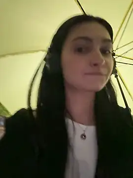 lunalovelee online show from September 24, 2:05 pm