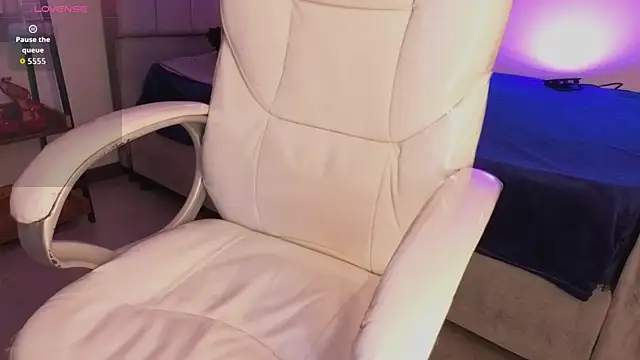 Miller Vanessa  online show from October 23, 8:48 pm