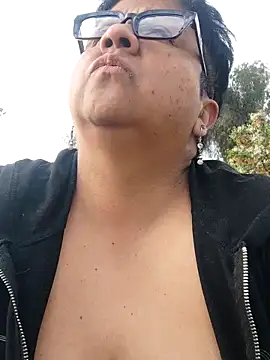 Snapshot of erinadarling79 chatting on October 16, 9:39 pm erinadarling79 online show from October 16, 9:39 pm