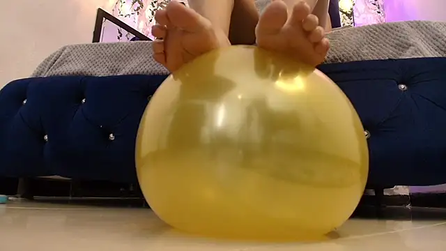 charlotte bluee online show from November 25, 7:04 pm