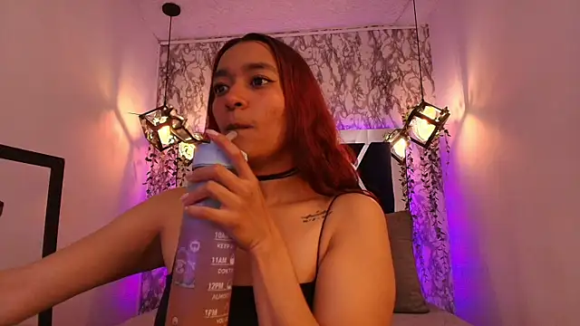 charlotte bluee online show from January 7, 9:51 pm