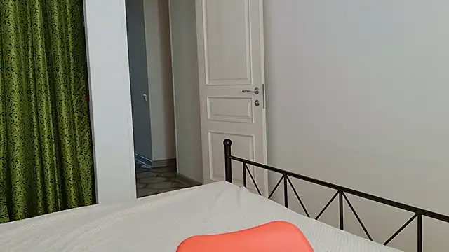 RaileReed online show from April 15, 12:39 pm