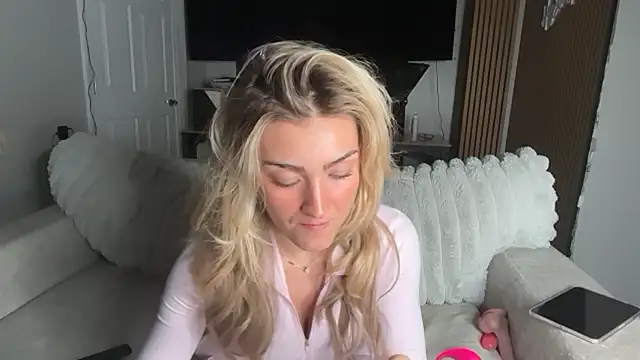 meggsworld online show from April 19, 6:21 pm