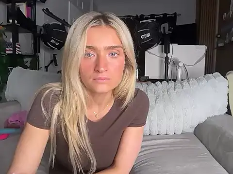 meggsworld online show from January 12, 8:25 pm