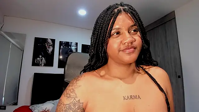 Snapshot of ZahraRose chatting on September 27, 8:27 pm ZahraRose online show from September 27, 8:27 pm