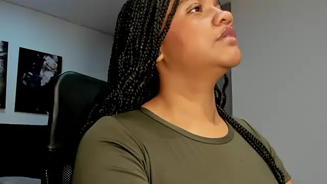 Snapshot of ZahraRose chatting on October 3, 8:14 pm ZahraRose online show from October 3, 8:14 pm