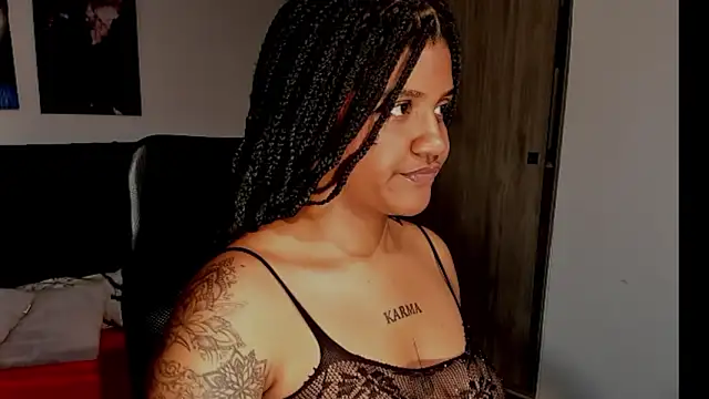 Snapshot of ZahraRose chatting on October 16, 8:11 pm ZahraRose online show from October 16, 8:11 pm