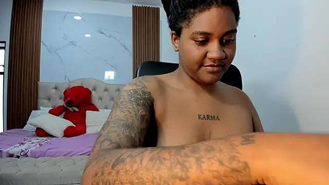 ZahraRose online show from February 10, 8:23 pm