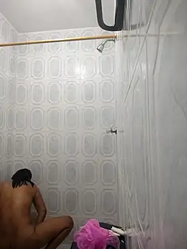 yanikall online show from December 5, 1:56 pm