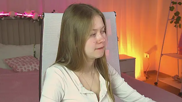 EveMundie online show from April 11, 9:46 am