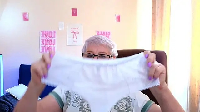 Sandra Snowflake online show from July 22, 12:28 pm