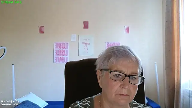 Sandra Snowflake online show from July 13, 3:51 am