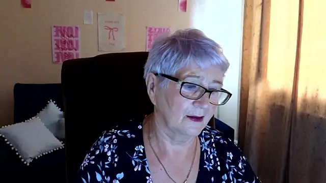 Sandra Snowflake online show from July 27, 11:51 am