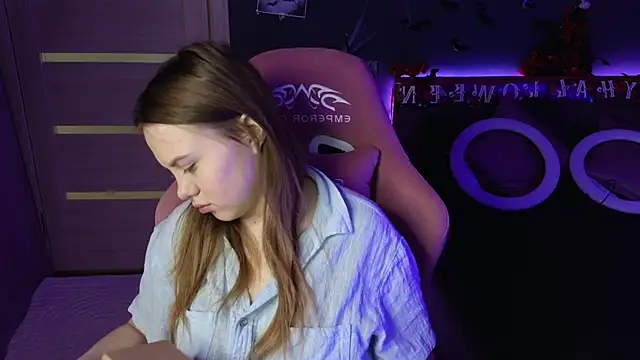 Dyna bae online show from October 31, 2:35 am