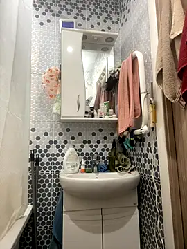 Veronicavirus online show from October 1, 8:30 am