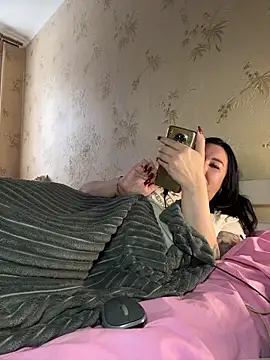 Naughtbaby 2025 online show from February 17, 8:02 am