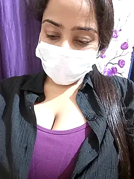 COZY ROZI online show from September 12, 6:04 pm