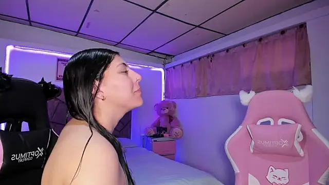 Cristal Smith20 online show from April 10, 1:50 pm