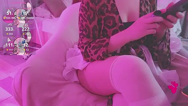 Snapshot of baby_debbie chatting on October 7, 9:08 pm baby debbie online show from October 7, 9:08 pm